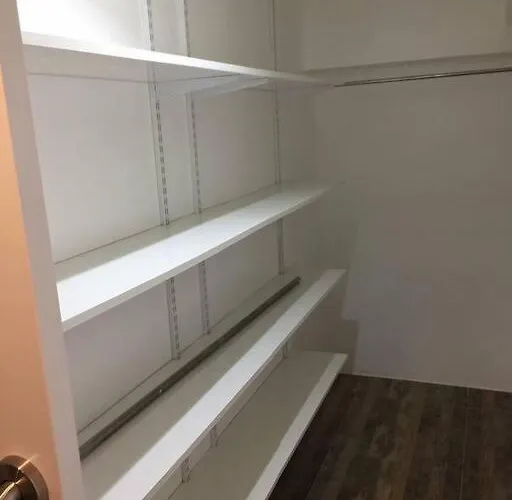 Renovated 2br 2tb Wifi/netflix Very Near Mall Qc * Manila