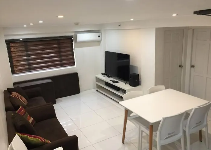 Renovated 2br 2tb Wifi/netflix Very Near Mall Qc Manila