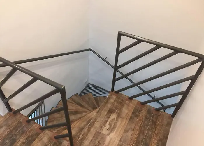 Renovated 2br 2tb Wifi/netflix Very Near Mall Qc *