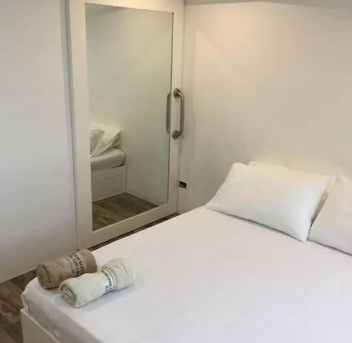 Renovated 2br 2tb Wifi/netflix Very Near Mall Qc * Manila