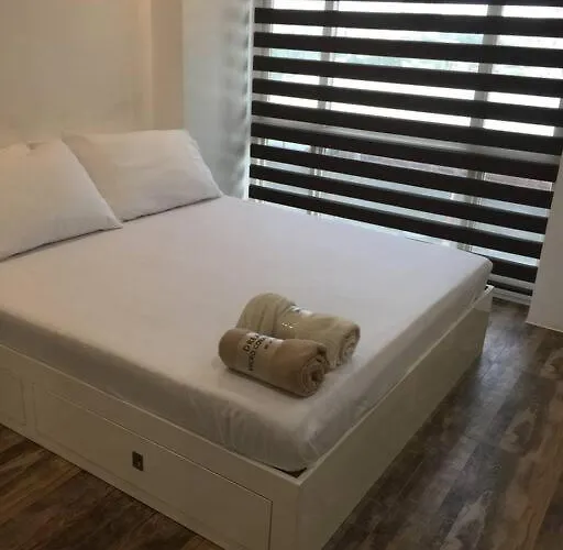 Renovated 2br 2tb Wifi/netflix Very Near Mall Qc Apartment *