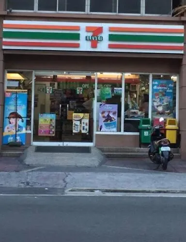 Renovated 2br 2tb Wifi/netflix Very Near Mall Qc *